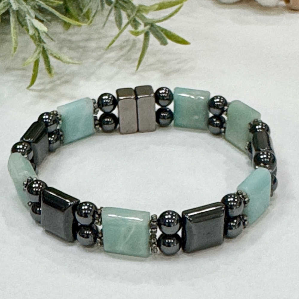 Elegant Blue Quartz with Hematite Square Magnetic Beaded Bracelet